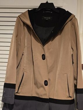 Jones New York Tan and Black Hooded Trench Coat with Gray Hem